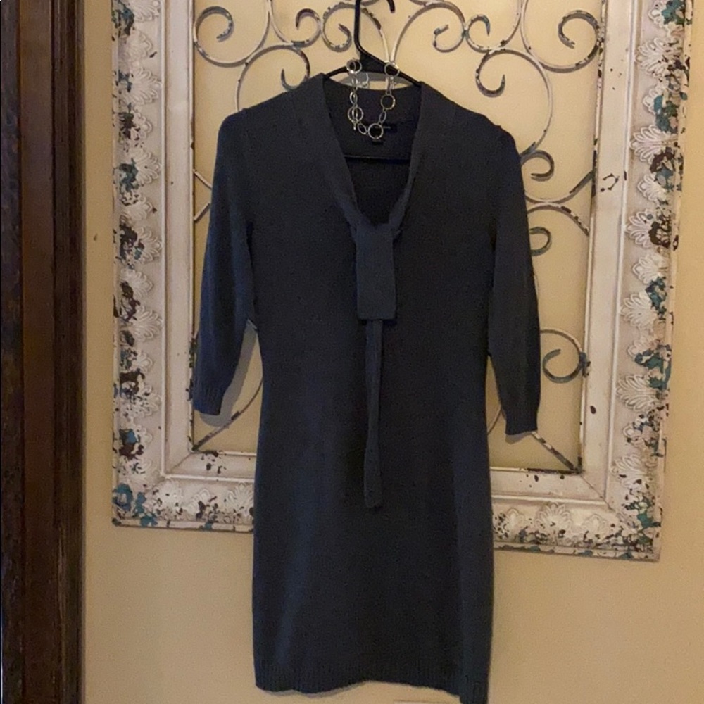 Dress with tie